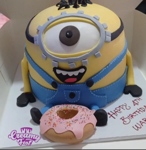 Minion Cake 2kg