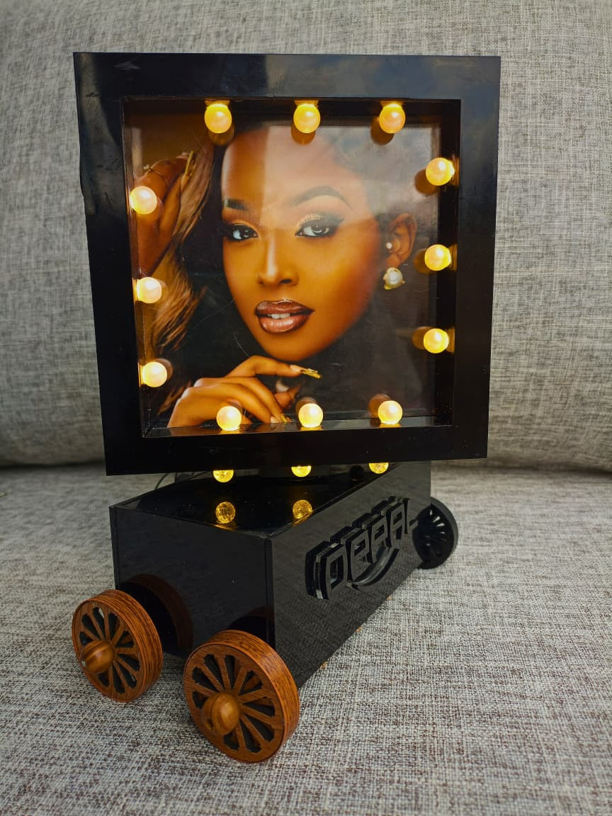 Oppal Backlit Autorotation Picture Frames