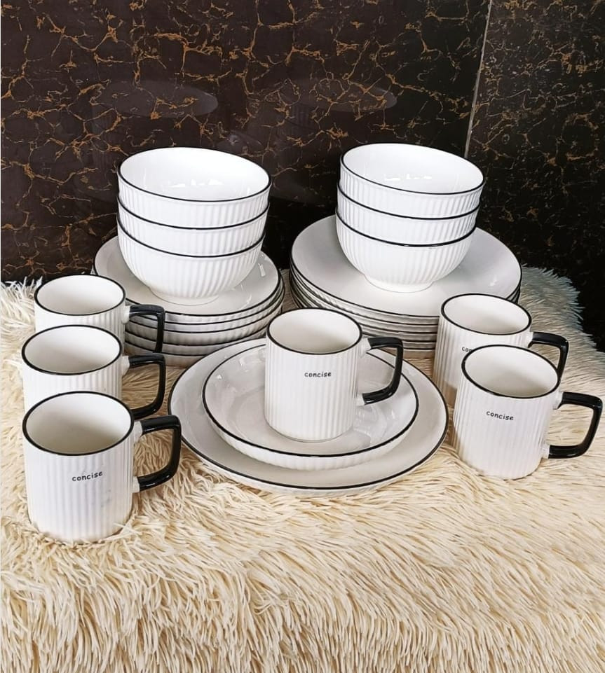 A 24-Piece Japanese Dinner Set